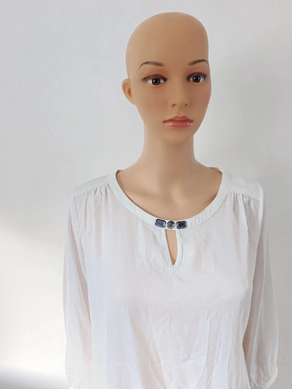 Camaïeu blouse wit dames - 3/4 mouwen - maat m sieraaddetail bij kraag – photo 3